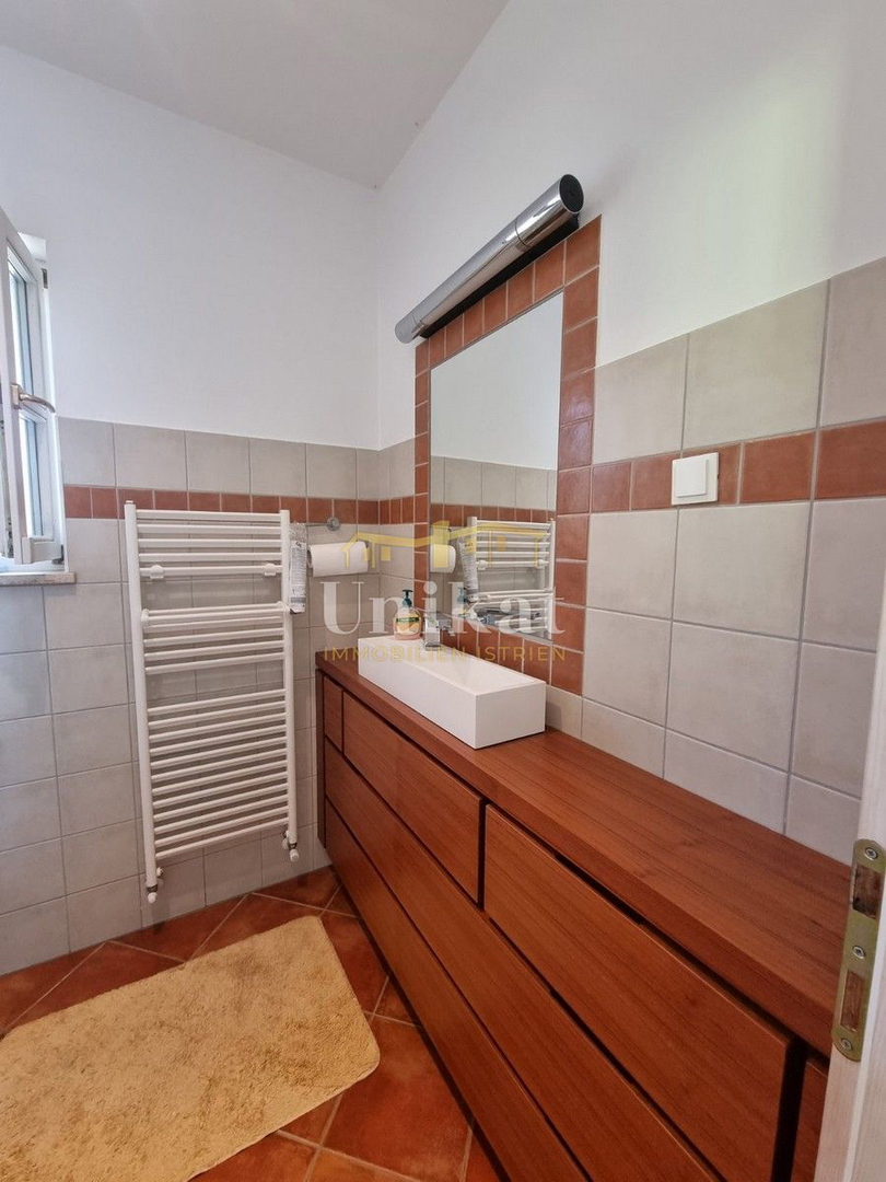 Dvojna hiša v istrskem slogu